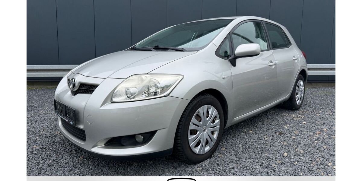 Toyota Auris 156.900 km 3.190 &euro; Braunschweig 38110