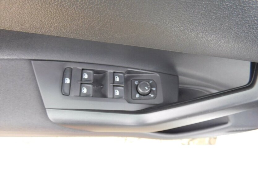 VW Polo 1.0 Life MPI BMT 4Trg Klima Navi LED 21.400 km 14.990 € Vordorf 38533