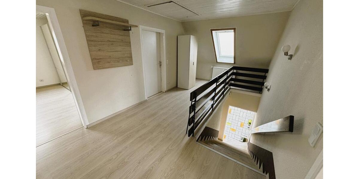 Dachgeschoßwohnung Jembke - 3 Zimmer, 88 m&sup2;, 920&euro; | Angebot:26591214