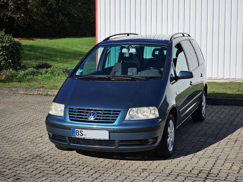 VW Sharan 261.000 km 2.700 € Braunschweig 38120