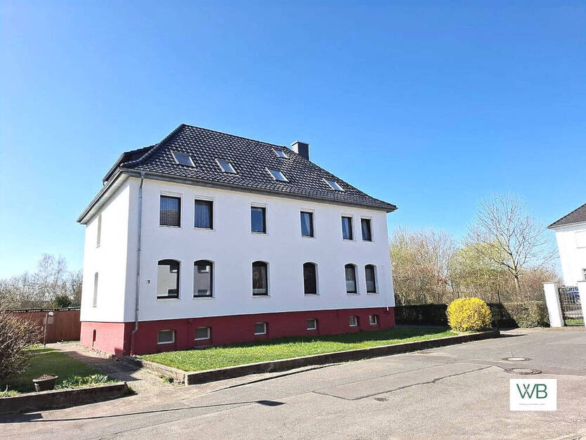 Mehrfamilienhaus mit Bauland in toller Lage von Ehmen!