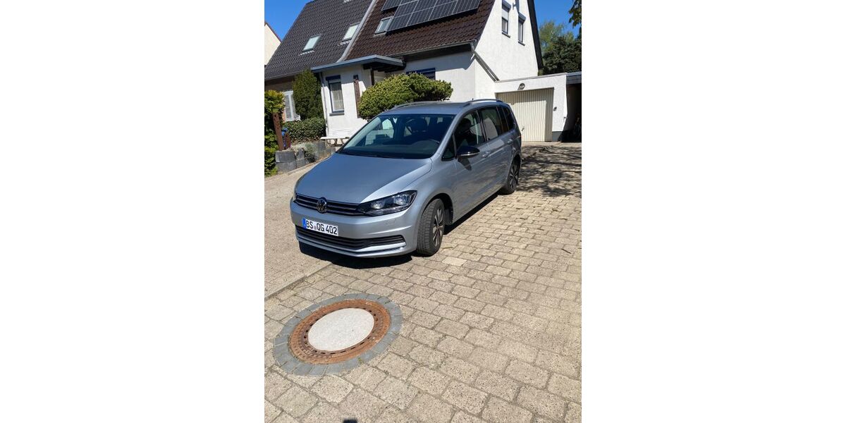 VW Touran 24.000 km 27.498 &euro; Braunschweig 38112