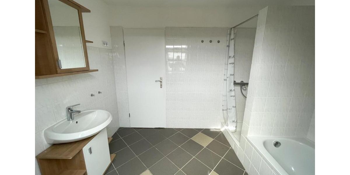 Dachgeschoßwohnung Jembke - 3 Zimmer, 88 m&sup2;, 920&euro; | Angebot:26591214