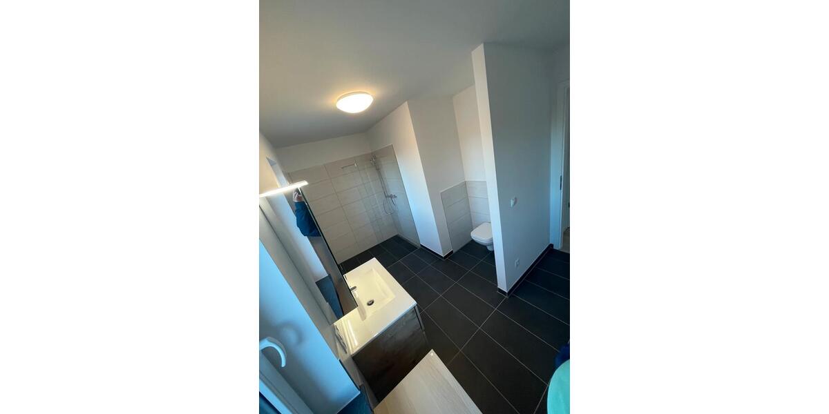 Modernes und vollmöbliertes WG-Zimmer im Erstbezug einer 4-Zimmer Wohnung 1 zimmer