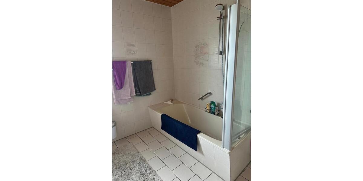 Erdgeschoßwohnung Weyhausen - 4 Zimmer, 126 m&sup2;, 950&euro; | Angebot:26413176