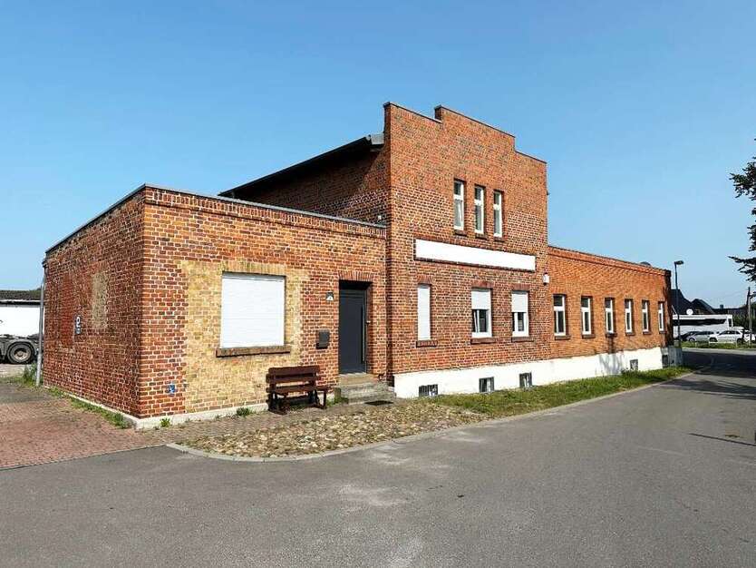 Haus zum Kaufen in Klötze 185.000 € 225 m²