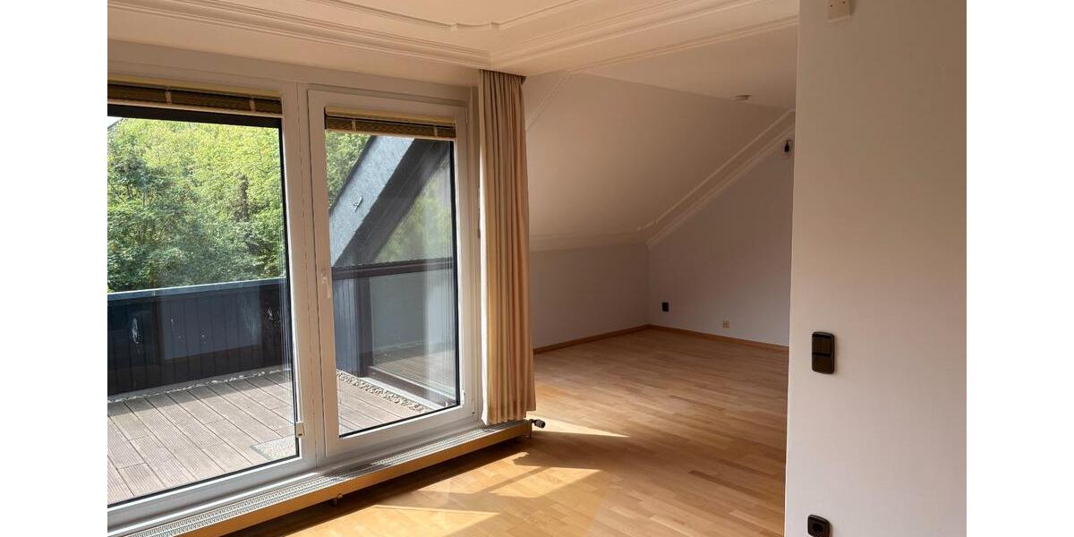 Dachgeschoßwohnung Wolfsburg Detmerode - 2.5 Zimmer, 74 m&sup2;, 650&euro; | Angebot:26679205