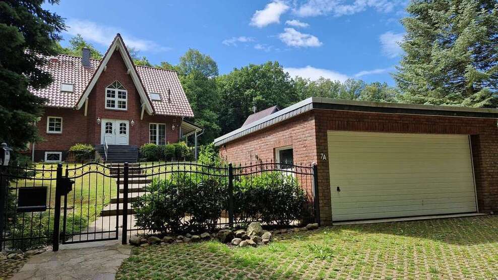 Haus zum Kaufen in Helmstedt 650.000 € 151 m²