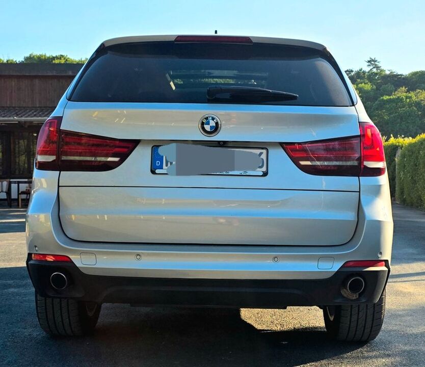 BMW X5 156.000 km 23.450 € Wolfsburg 38440