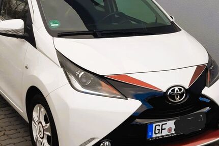 Toyota Aygo (X) 50.000 km 9.500 &euro; Sassenburg 38524