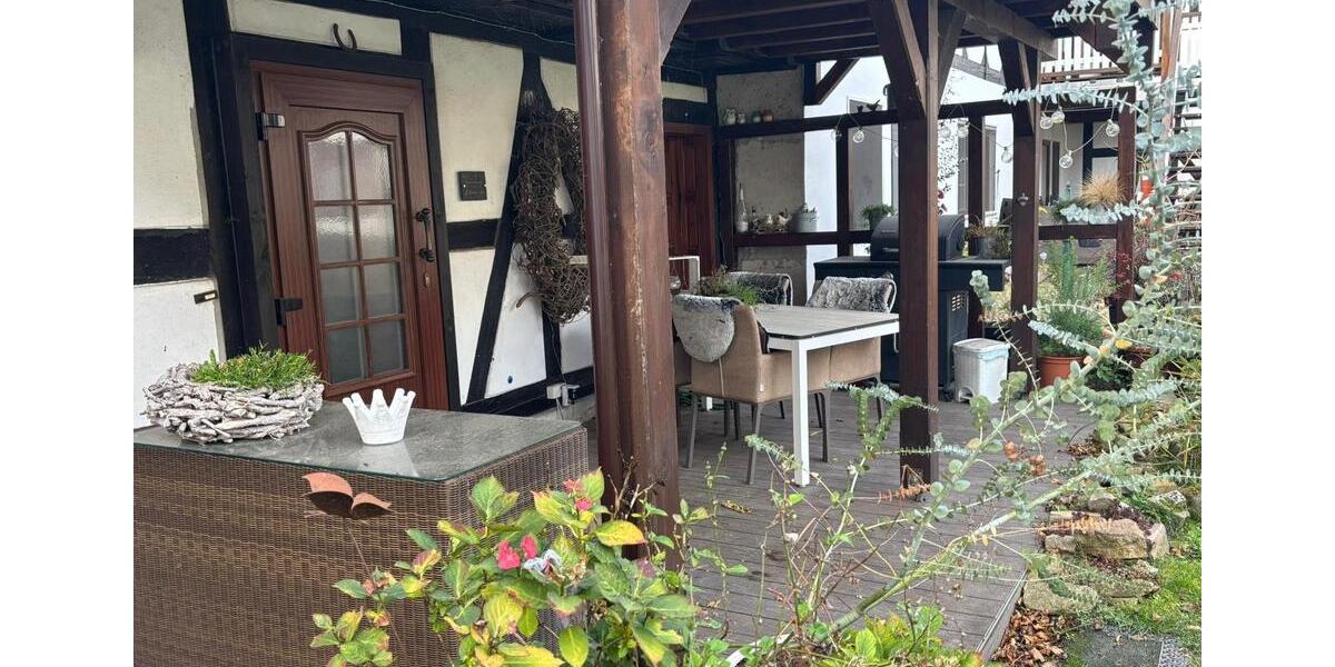 Renovierte 4-Zi-Whg. mit Balkon, Terrasse und Einbauküche 4 zimmer