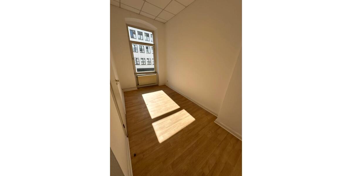 Etagenwohnung Braunschweig - 5 Zimmer, 129 m&sup2;, 1.250&euro; | Angebot:26321682