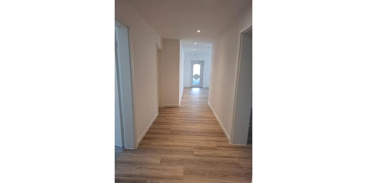 Etagenwohnung Braunschweig Lehndorf-Watenbüttel - 4 Zimmer, 126 m&sup2;, 1.450&euro; | Angebot:26313174