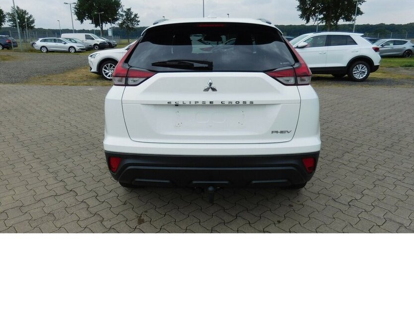 Eclipse Cross PLUG-IN Benzin/Elektro HYBRID Navi