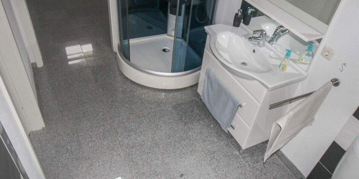 Großzügiges 8-Zi. Haus plus Bungalow, Wintergarten, Garage, 2 Carports in Braunschweig Weststadt 8 zimmer