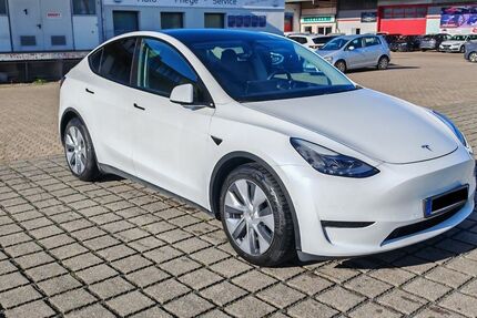 Tesla Model Y 159.853 km 27.970 € Braunschweig 38112