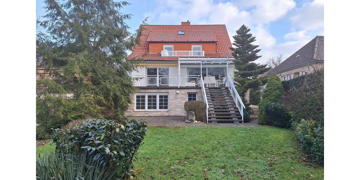 Einfamilienhaus Helmstedt - 10 Zimmer, 221 m&sup2;, 350.000&euro; | Angebot:27084827