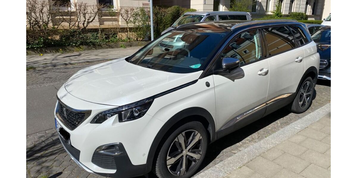 Peugeot 5008 129.400 km 15.300 &euro; Braunschweig 38102