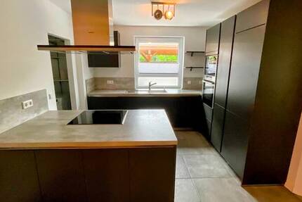 Stilvolle 3 Zimmer-Erdgeschoßwohnung mit Terrasse und Einbauküche in Braunschweig