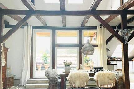 City Living Deluxe: 2 Zimmer Dachgeschossjuwel mit großzügier Loggia 2 zimmer