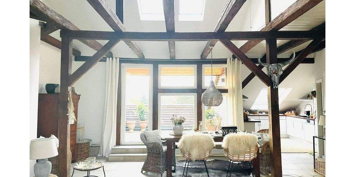 City Living Deluxe: 2 Zimmer Dachgeschossjuwel mit großzügier Loggia 2 zimmer