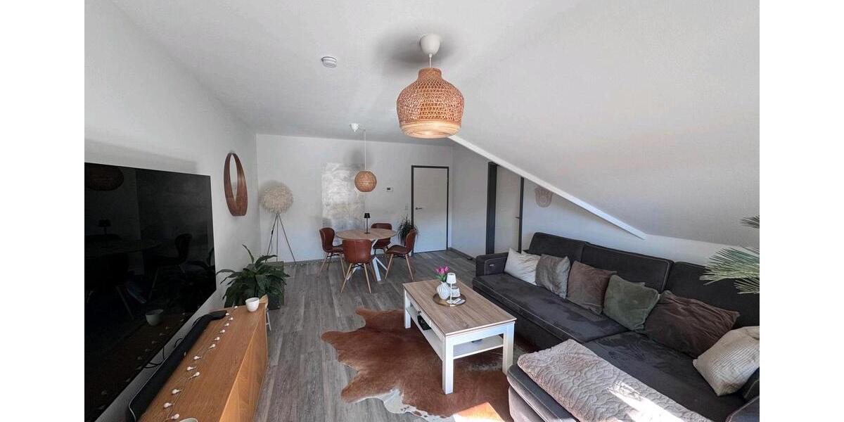 Dachgeschoßwohnung Rühen - 3 Zimmer, 71 m&sup2;, 956&euro; | Angebot:24827576