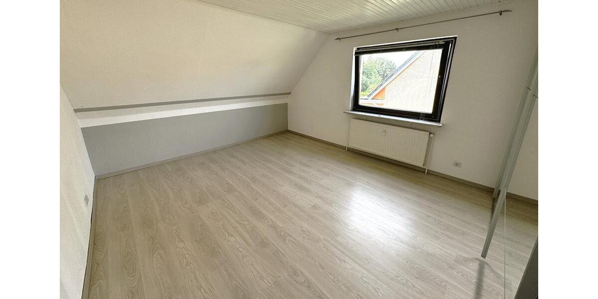 Dachgeschoßwohnung Jembke - 3 Zimmer, 88 m&sup2;, 920&euro; | Angebot:26591214