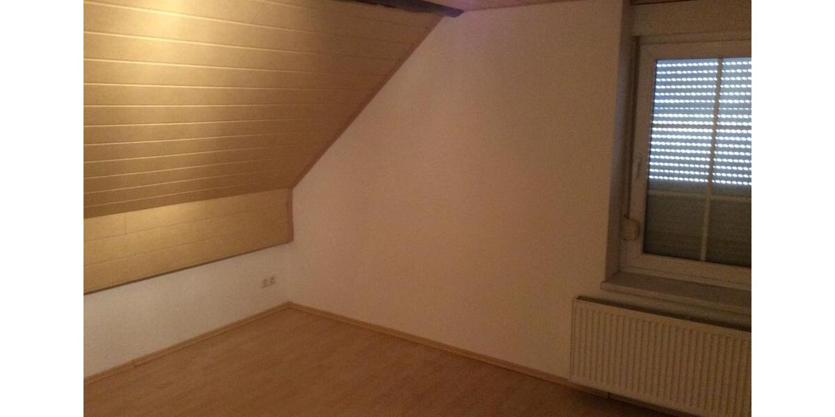 Dachgeschoßwohnung Rühen - 3 Zimmer, 68 m&sup2;, 550&euro; | Angebot:24751427