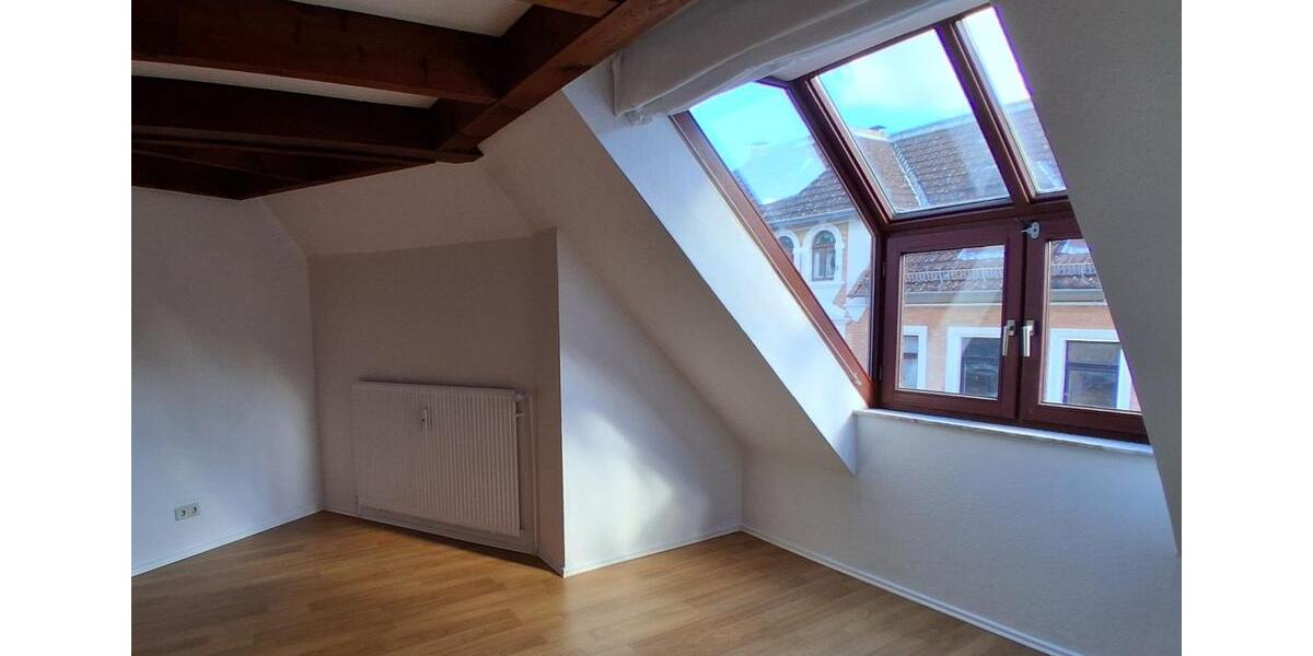 Lichtdurchflutete 4-Zi-Maisonette mit Balkon und Tiefgarage 4 zimmer