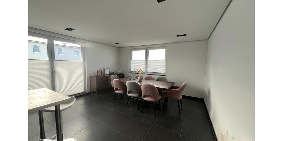 Moderne, lichtdurchflutete 4-Zimmer Wohnung mit Südbalkon 4 zimmer