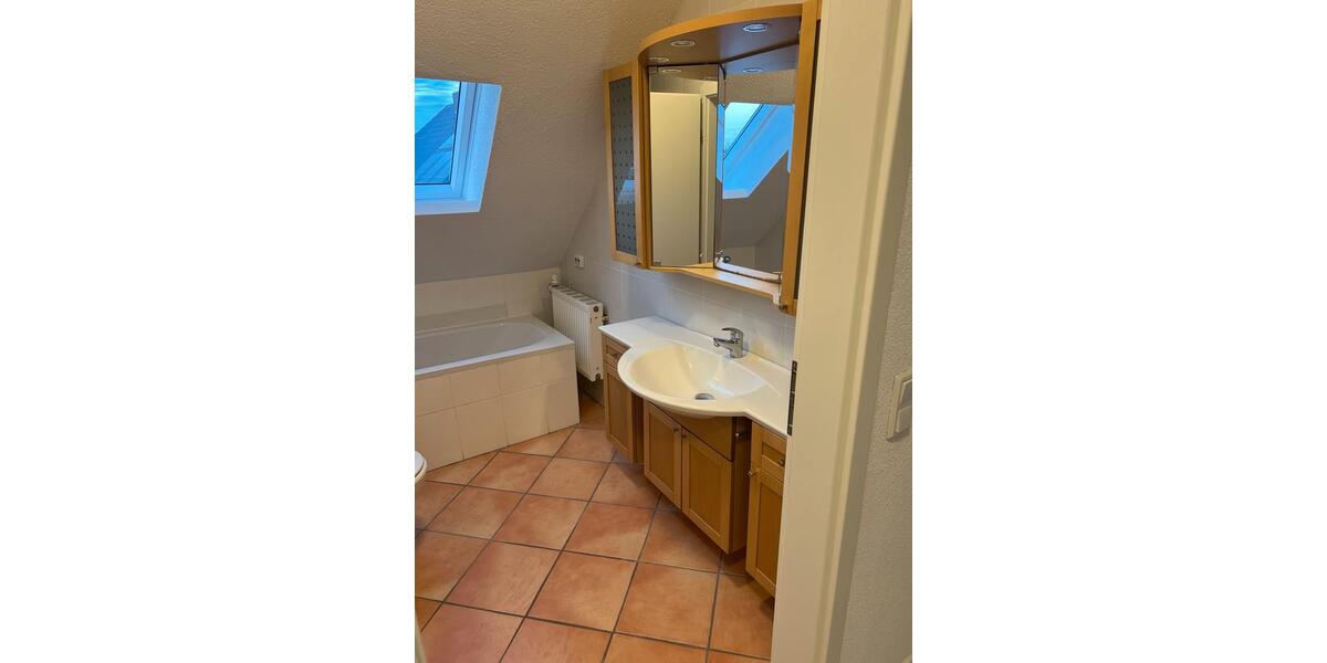 Dachgeschoßwohnung Wolfsburg Ehmen - 4 Zimmer, 103 m&sup2;, 950&euro; | Angebot:26261991