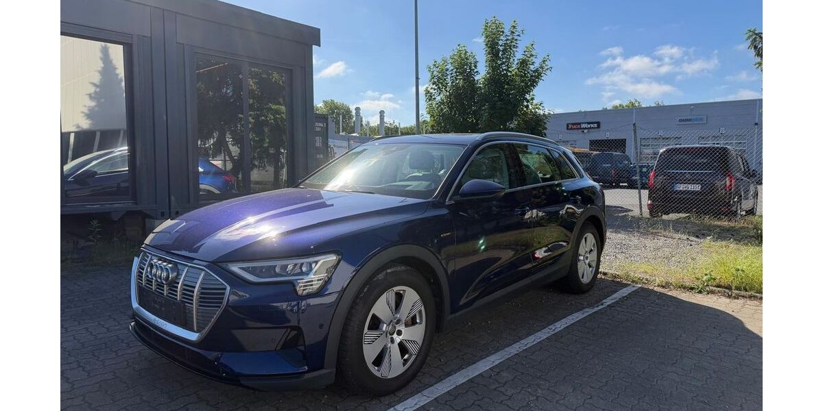 Audi e-tron 88.064 km 28.405 &euro; Braunschweig 38122