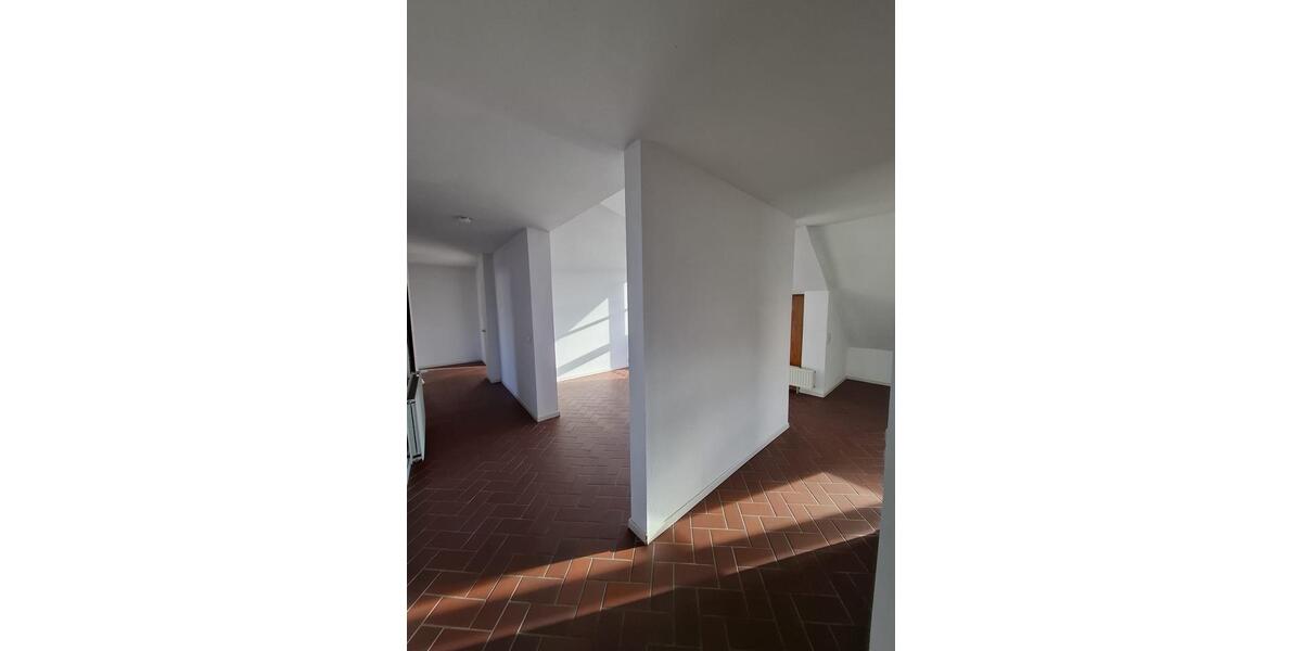 Dachgeschoßwohnung Gifhorn - 4.5 Zimmer, 90 m&sup2;, 810&euro; | Angebot:26638181