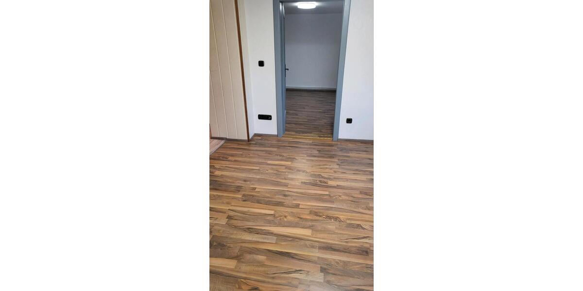 Einfamilienhaus Hillerse - 8 Zimmer, 220 m&sup2;, 1.500&euro; | Angebot:26358986