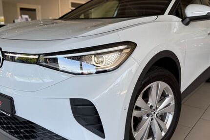 VW ID.4 13.500 km 38.490 &euro; Braunschweig 38114