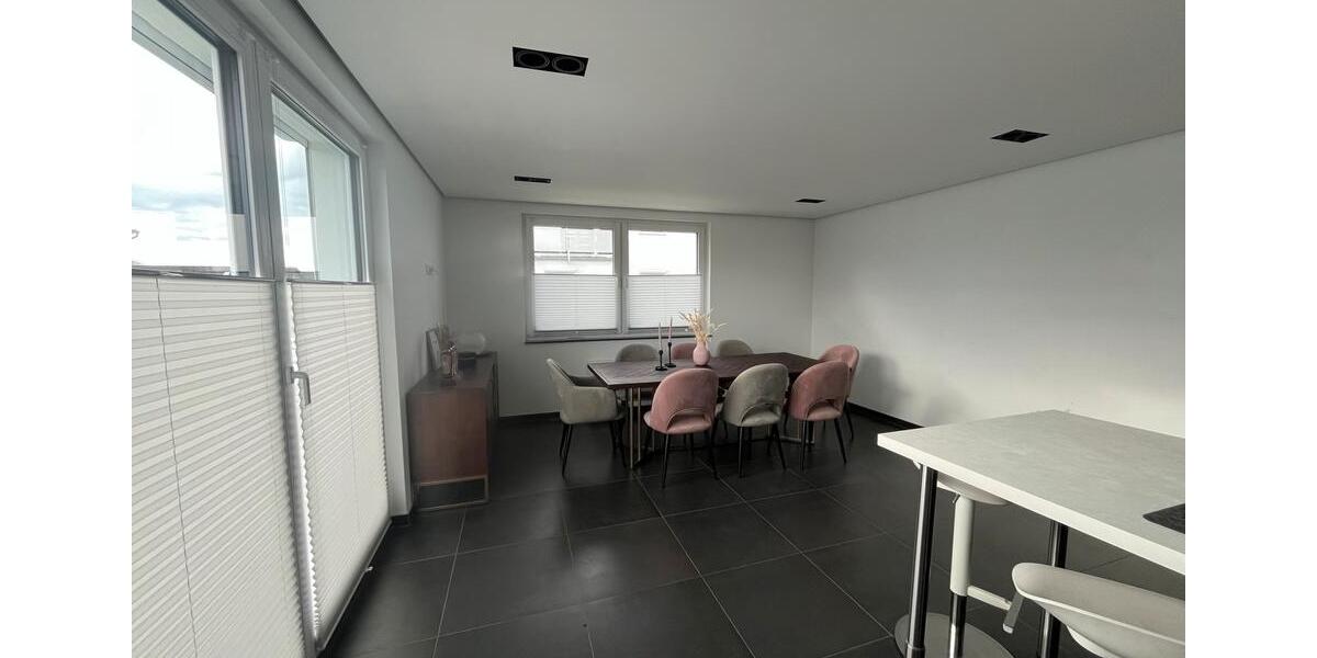 Moderne, lichtdurchflutete 4-Zimmer Wohnung mit Südbalkon 4 zimmer