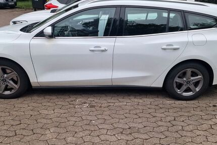 Ford Focus 174.000 km 8.900 &euro; Braunschweig 38118