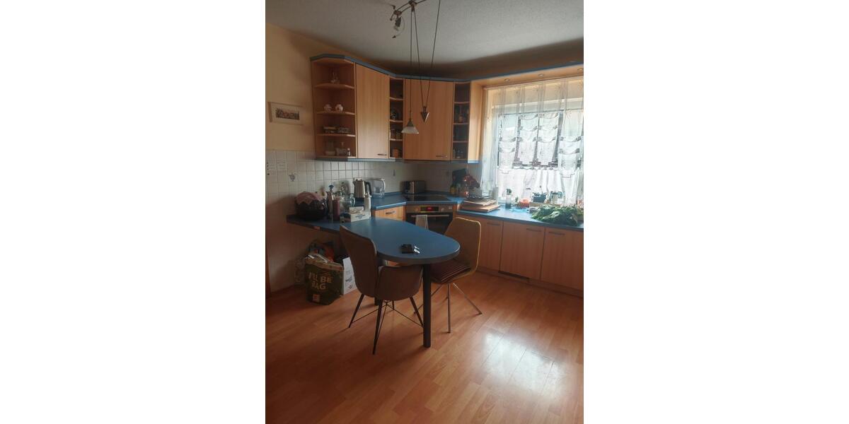 Erdgeschoßwohnung Wolfsburg Ehmen - 7 Zimmer, 200 m&sup2;, 1.250&euro; | Angebot:26154415