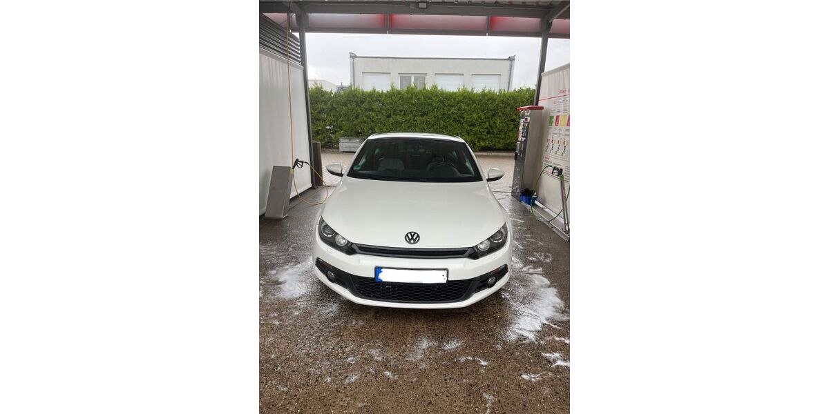 VW Scirocco 178.000 km 8.399 &euro; Lehre 38165