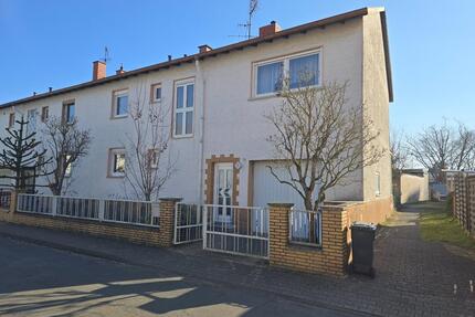 Doppelhaushälfte Einfamilienhaus mit Garten (EinliegerWohnung)