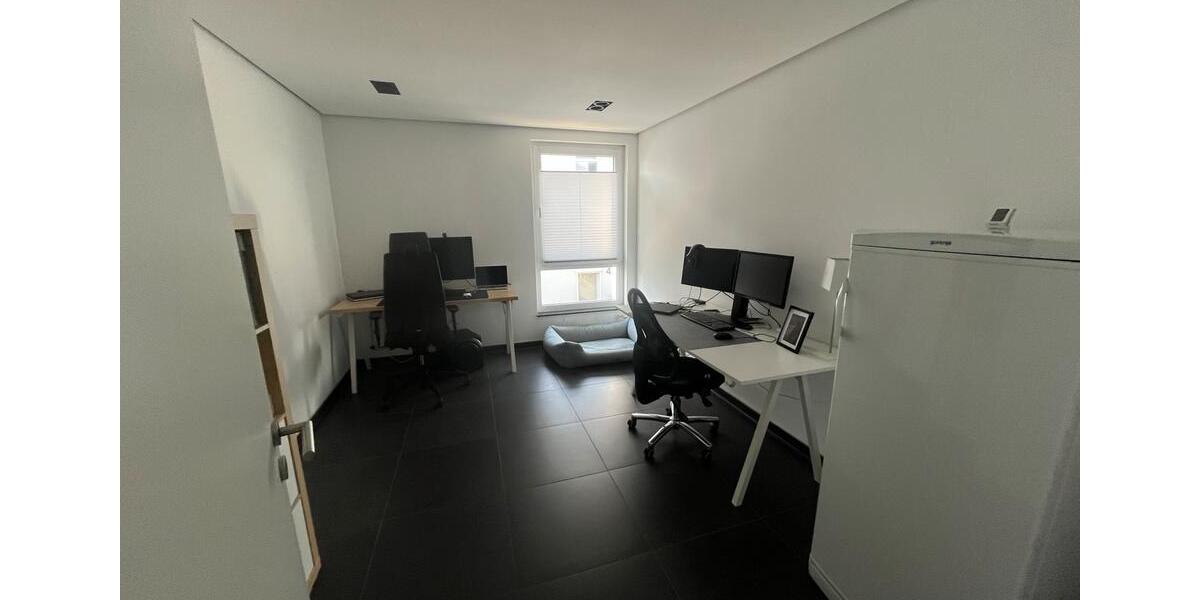 Moderne, lichtdurchflutete 4-Zimmer Wohnung mit Südbalkon 4 zimmer