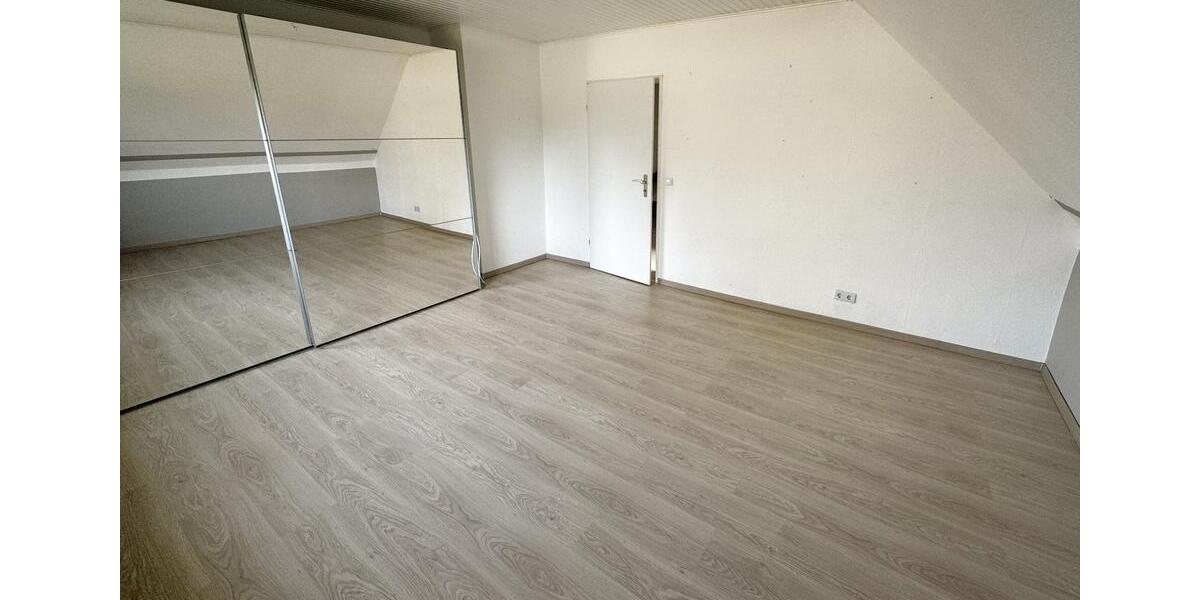 Dachgeschoßwohnung Jembke - 3 Zimmer, 88 m&sup2;, 920&euro; | Angebot:26591214