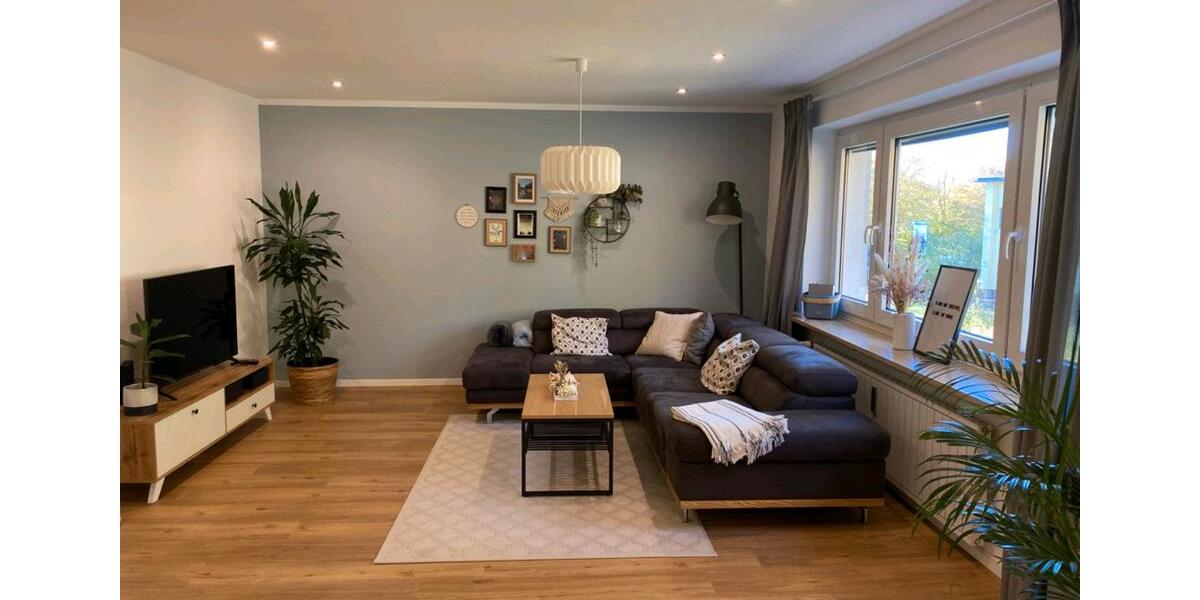 Helle und moderne 2 (3)-Zimmer-Wohnung, 1.OG , kernsaniert 2 zimmer