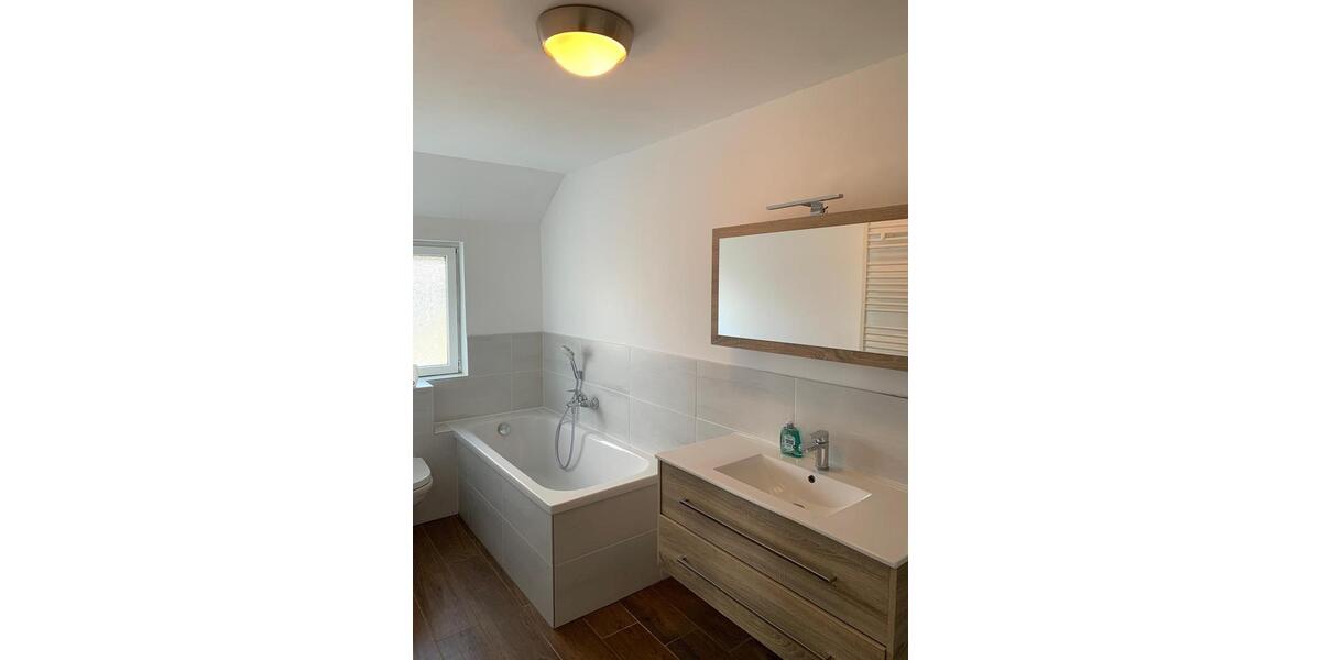 Dachgeschoßwohnung Jembke - 3.5 Zimmer, 120 m&sup2;, 950&euro; | Angebot:24465385