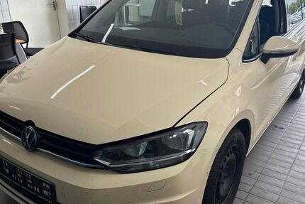 VW Touran 274.000 km 10.490 &euro; Braunschweig 38116