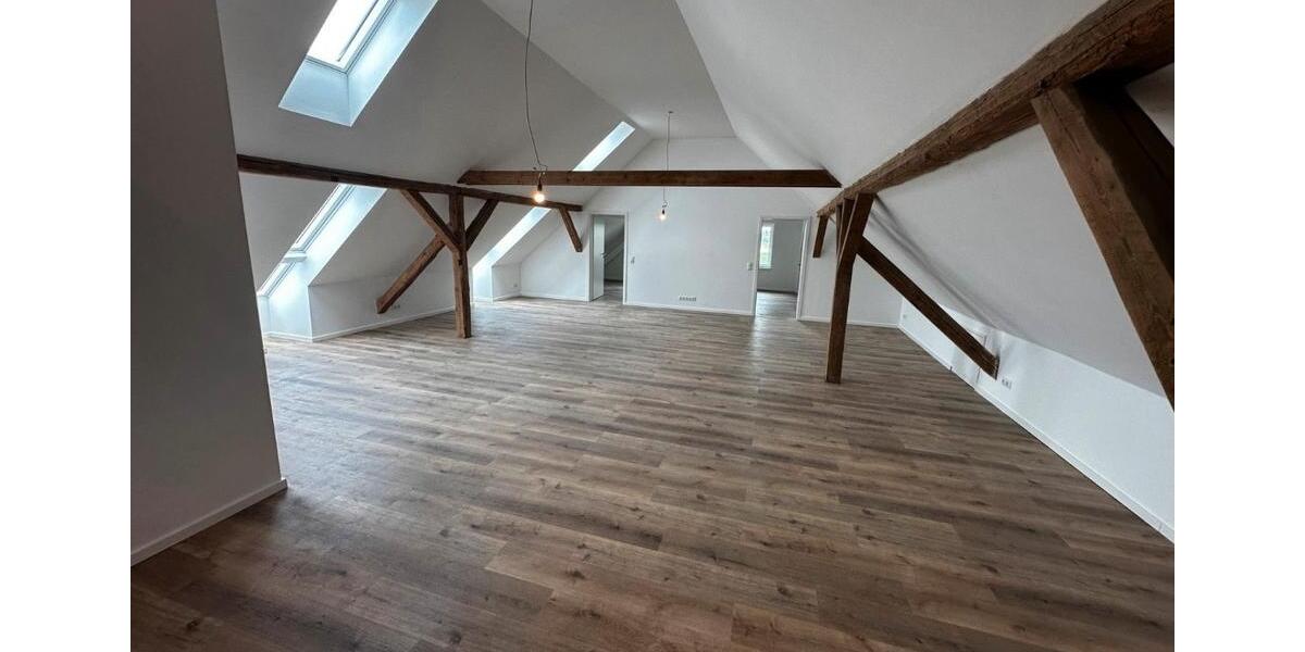 Dachgeschoßwohnung Süpplingen - 5 Zimmer, 163 m&sup2;, 1.100&euro; | Angebot:26023127