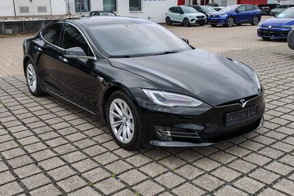 Tesla Model S 278.130 km 27.970 &euro; Braunschweig 38112