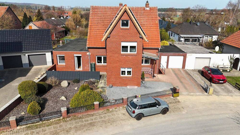 Einfamilienhaus Königslutter (Lauingen) Lauingen - 7 Zimmer, 201 m&sup2;, 250.000&euro; | Angebot:25957460