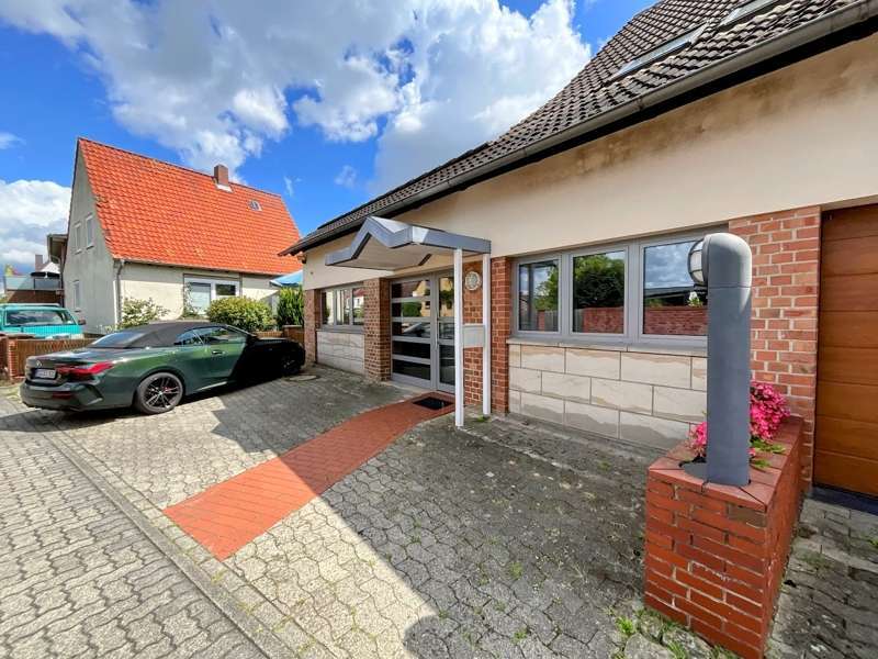 Büro in Cremlingen 2.400 € 250 m²