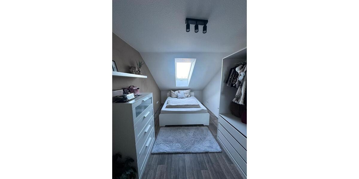 Dachgeschoßwohnung Braunschweig Westliches Ringgebiet - 3 Zimmer, 68 m&sup2;, 700&euro; | Angebot:26209909